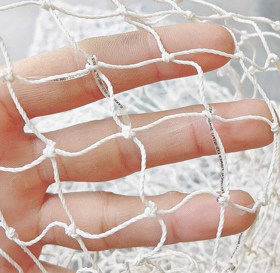 Pigeon net covering a duct